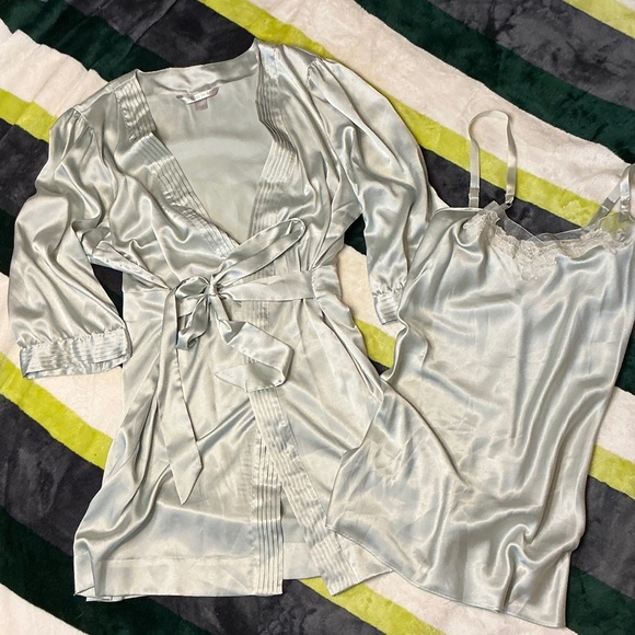 Victoria's Secret Silver Satin Robe and Nightgown Set - Picture 7 of 13